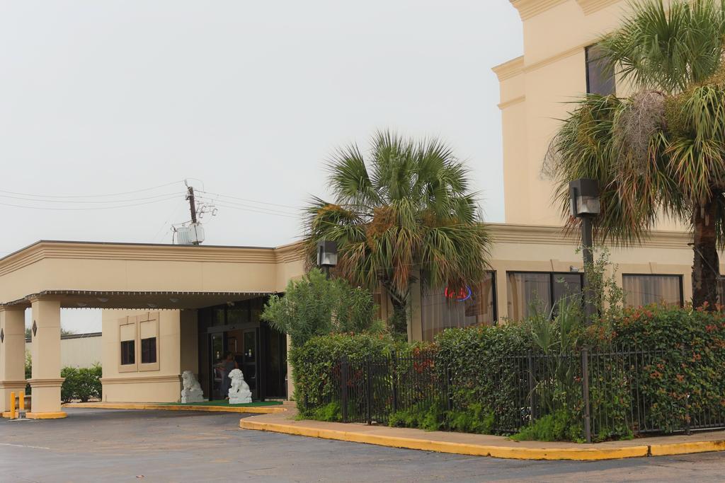 Great Value Inn Houston/Galleria Exterior photo