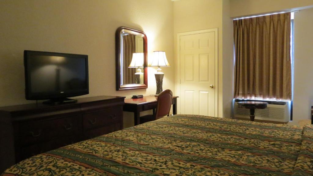 Great Value Inn Houston/Galleria Room photo